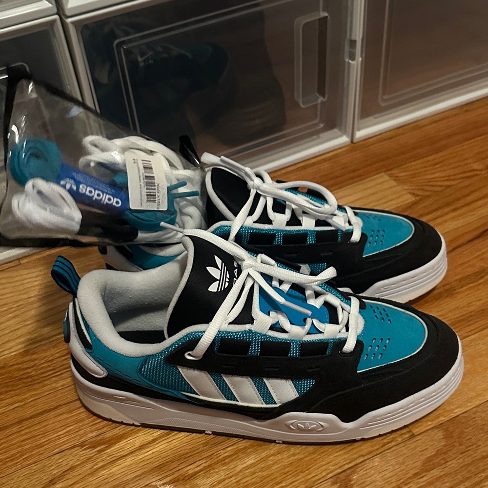Adidas Mens Adi2000